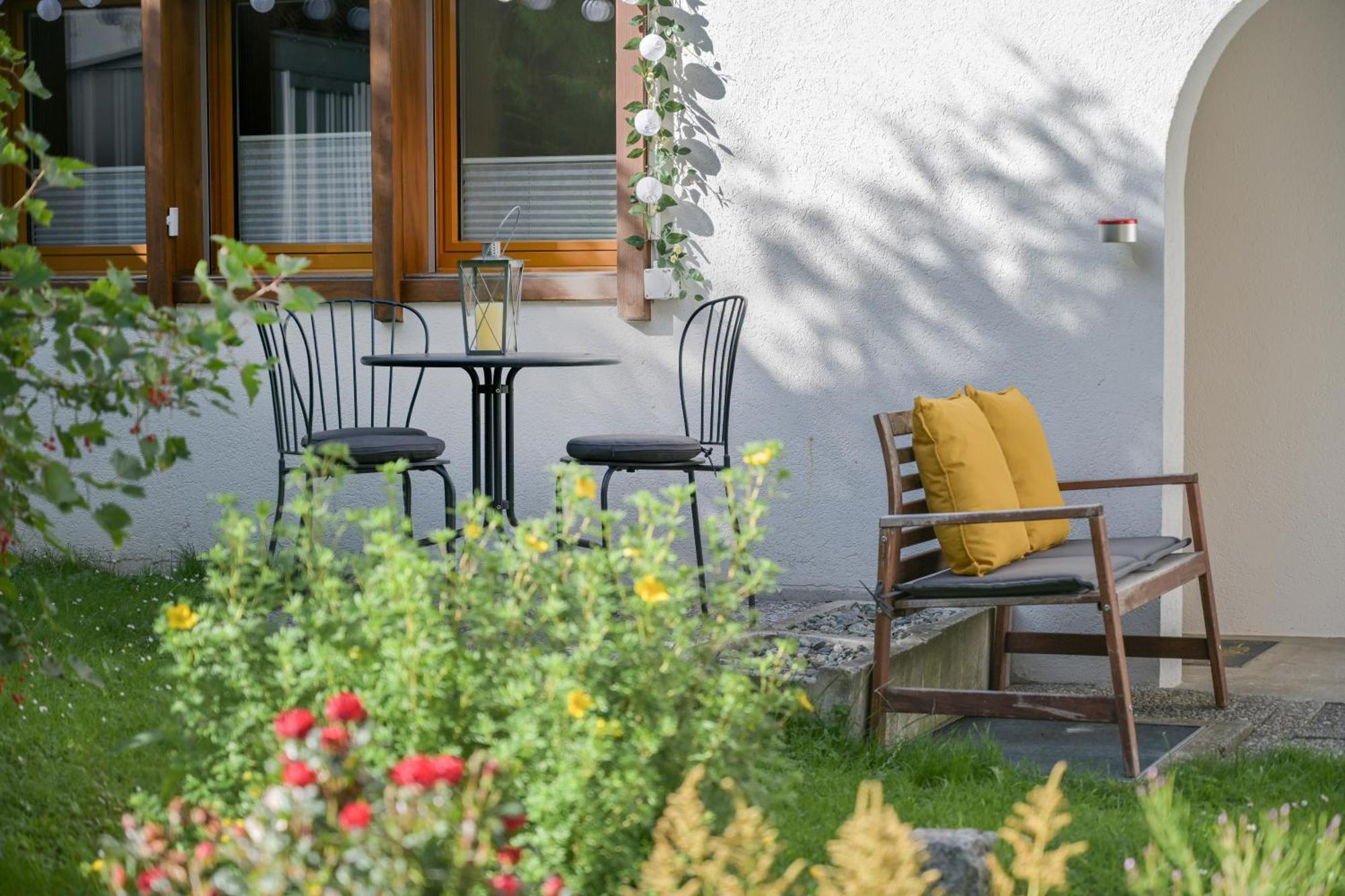 Ambassador Yellow Home Grächen Exterior foto